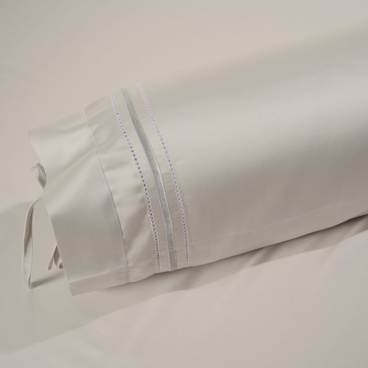 Capa de Rolinhol Tulipa 600 Fios Prata Prata 002.jpg